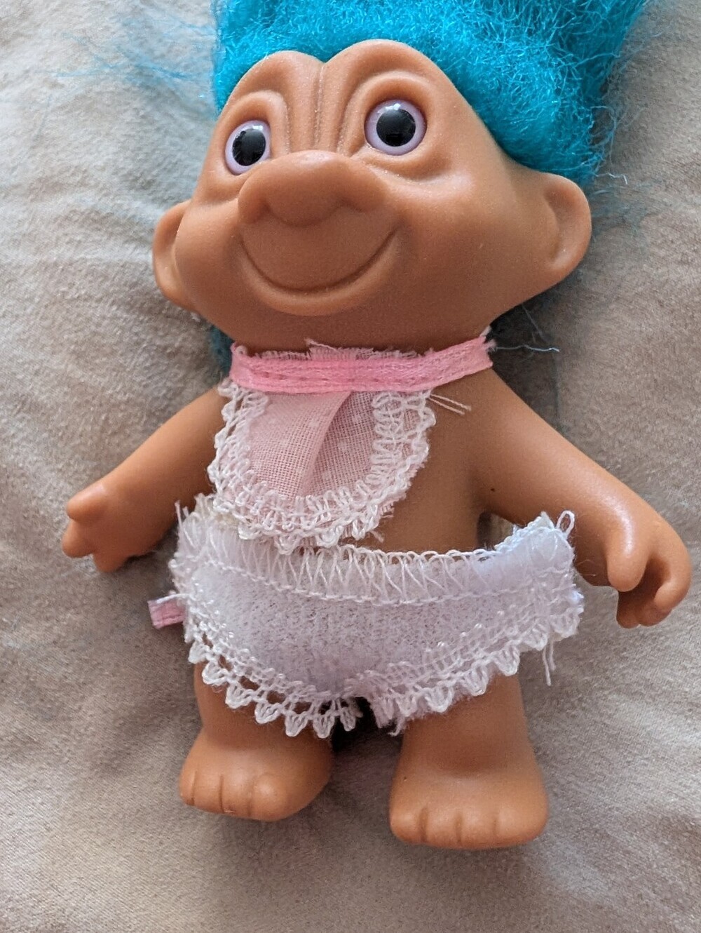 Vintage 90s Baby Troll Doll Twin Set Diapers & Bibs - Picture 3 of 11